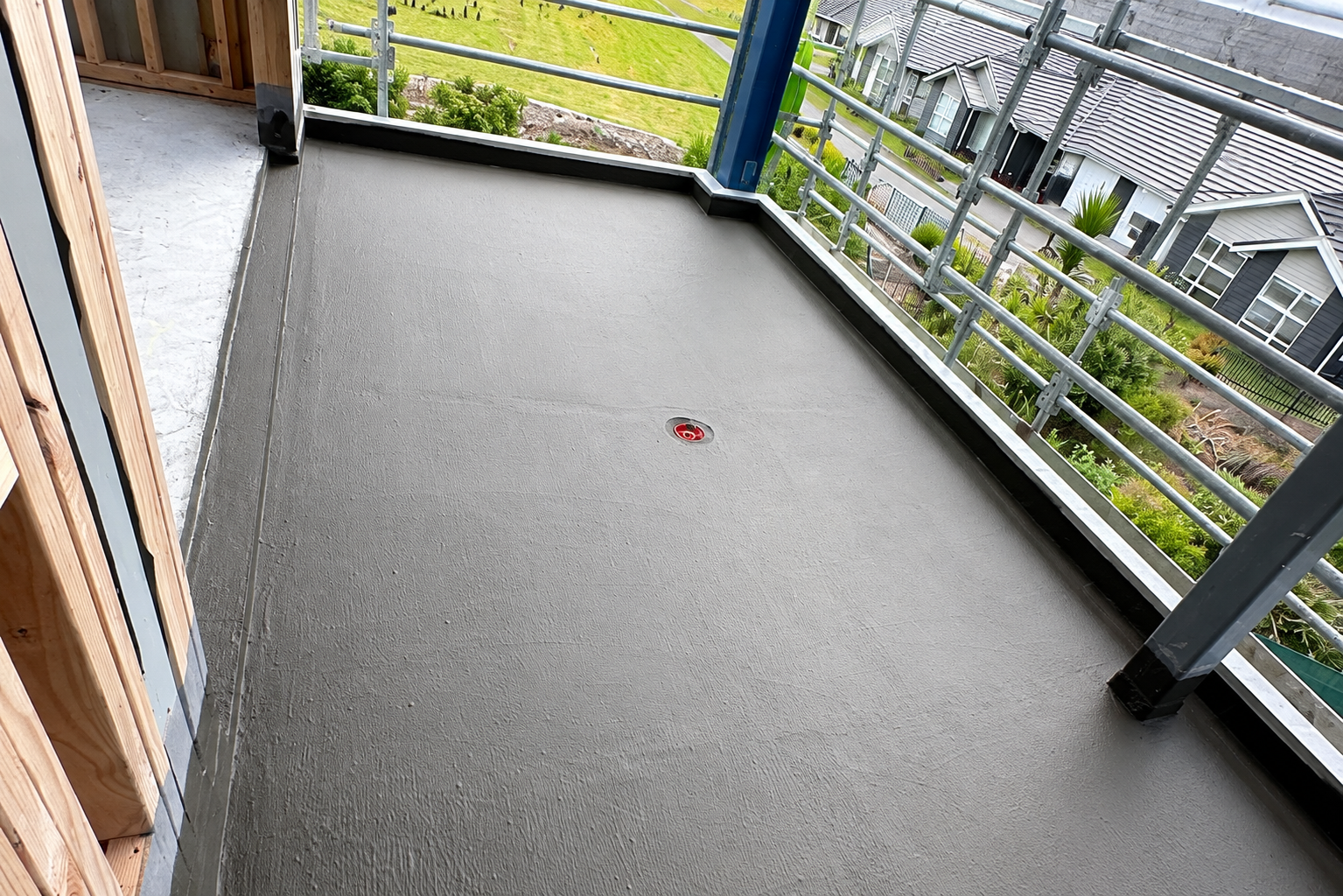 Deck waterproofing Mapelastic Smart system